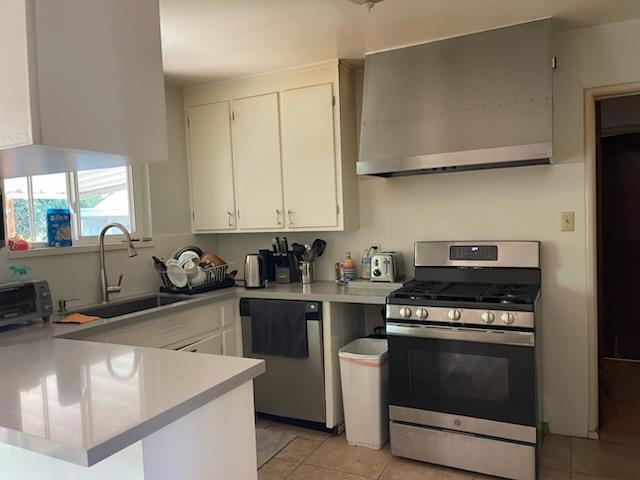1120 Davis Street, Redwood City CA: https://media.crmls.org/mediaz/c5228419-352d-4fd6-9538-64acb6eec36f.jpg