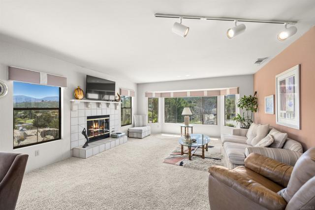15519 Calistoga Dr., Ramona CA: https://media.crmls.org/mediaz/c522acb4-a1be-454d-bbb3-80b70533f200.jpg