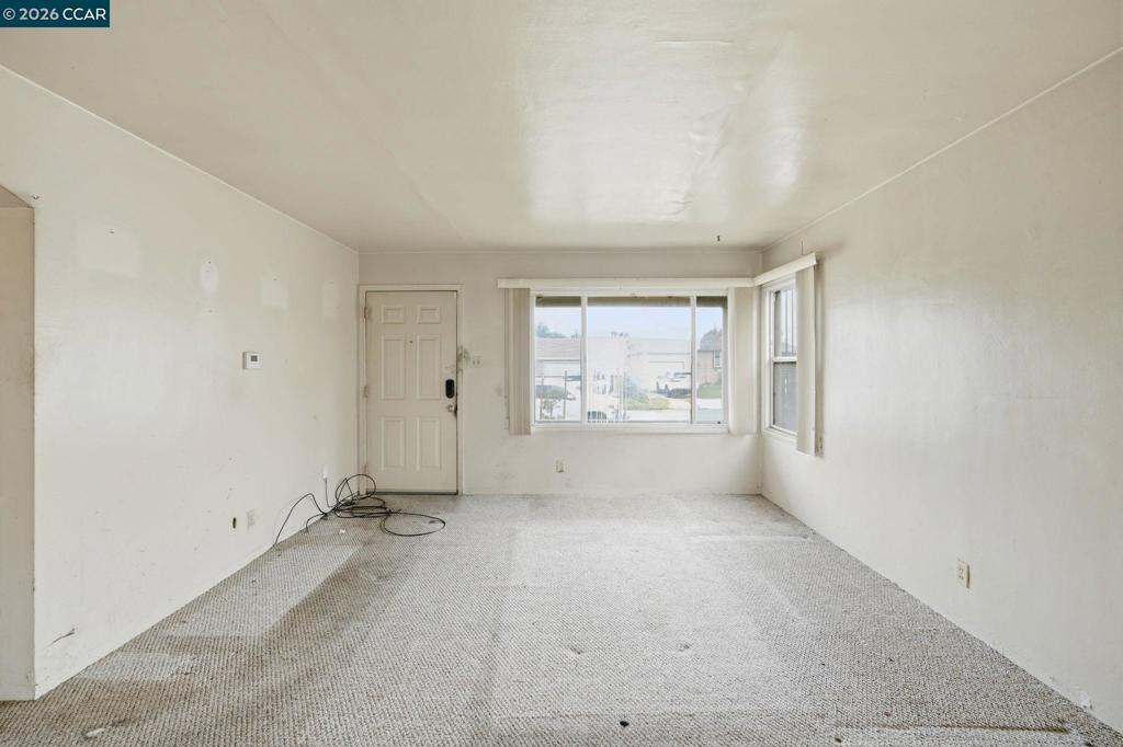 https://media.crmls.org/mediaz/c522e13a-5b02-403e-8c33-44ad748afd94.jpg?preset=X-Large