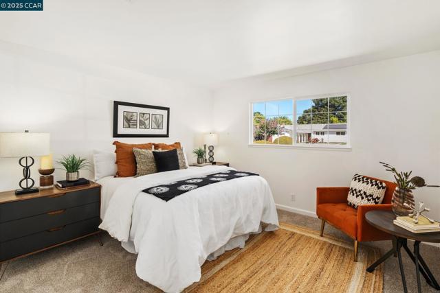 1950 Emerald St, Concord CA: https://media.crmls.org/mediaz/c522fd31-421d-4f9c-877a-b9b7ac08dec4.jpg