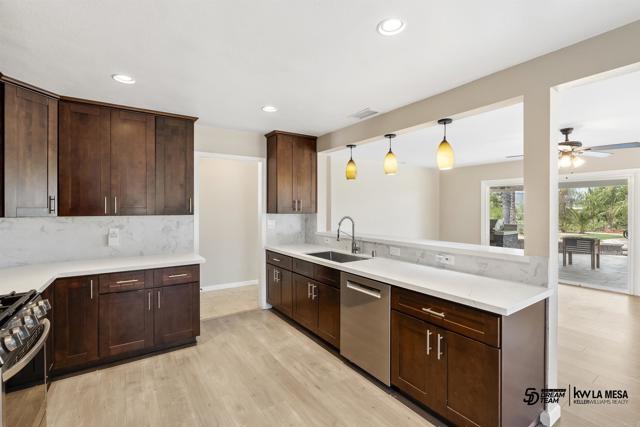 Detail Gallery Image 11 of 41 For 8195 Chaz Pl, La Mesa,  CA 91942 - 5 Beds | 3 Baths