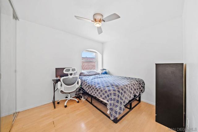 2492 Royal Saint James Dr, El Cajon CA: https://media.crmls.org/mediaz/c523e05a-5550-4782-a0bc-4600137f2c2c.jpg