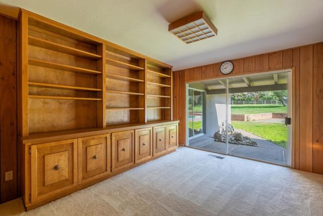 10 Ring Lane, Carmel Valley CA: https://media.crmls.org/mediaz/c5243897-5197-45ef-9727-976c448d8820.jpg