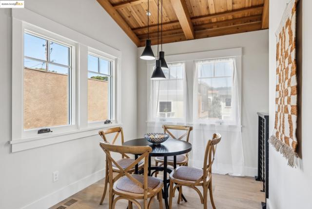 4428 Howe St, Oakland CA: https://media.crmls.org/mediaz/c5251ade-7c1e-4d15-bc9e-448518338b9e.jpg