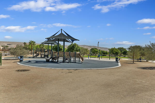051_Community Amenities