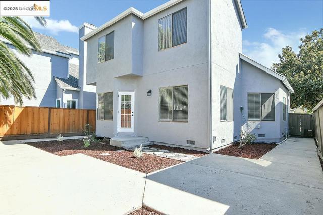 855 Caribou Ter, Brentwood CA: https://media.crmls.org/mediaz/c526ddd5-ec49-4755-a065-d5d23a0bff86.jpg