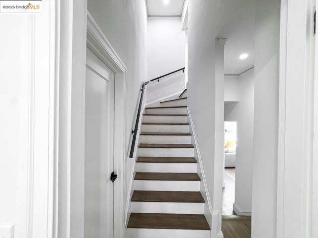 479 Kentucky Ave, Berkeley CA: https://media.crmls.org/mediaz/c52879b5-39c3-4e34-9a71-2e0c4cf8f1e1.jpg