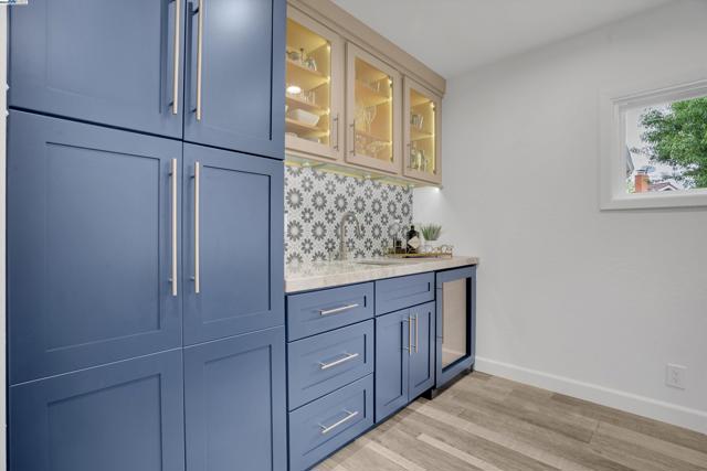3644 Ashwood Drive, Pleasanton CA: https://media.crmls.org/mediaz/c528e992-da49-493d-8f91-e42aca4585ab.jpg