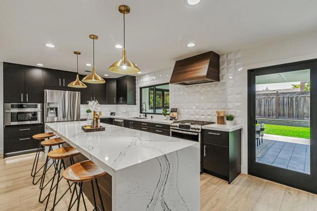 1588 Calle De Stuarda, San Jose CA: https://media.crmls.org/mediaz/c5291bb8-f1c4-4526-b5f5-dd140a1e31d3.jpg