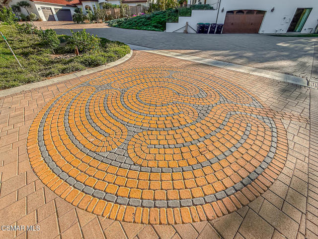 4255 Saddlecrest Lane, Westlake Village CA: https://media.crmls.org/mediaz/c52a11b8-4065-44c7-b210-4f834c5504e2.jpg