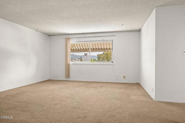 2575 Gayle Place, Simi Valley CA: https://media.crmls.org/mediaz/c52a24fe-2740-4213-8fa0-4e5ba94d9e43.jpg