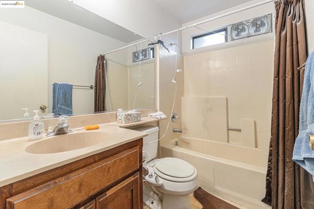 2513 Brazil Dr, Antioch CA: https://media.crmls.org/mediaz/c52a65d6-7a8a-4828-8091-33351c729d6b.jpg
