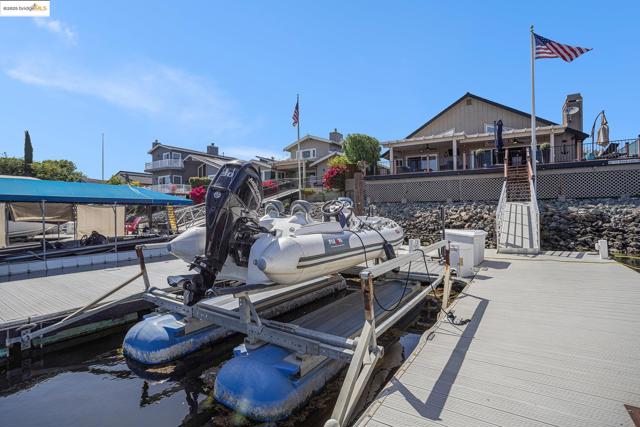 737 Willow Lake Rd, Discovery Bay CA: https://media.crmls.org/mediaz/c52a7d59-78af-427b-9372-b9396eb98e90.jpg