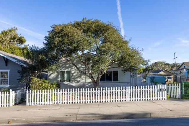 609 Congress Avenue, Pacific Grove CA: https://media.crmls.org/mediaz/c52b10bb-5677-43ac-ba77-5edb0f100293.jpg