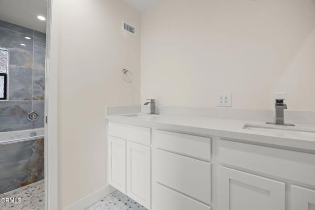 1194 Kingston Lane, Ventura CA: https://media.crmls.org/mediaz/c52b9b57-d200-4b9c-9c33-211c444e41cc.jpg