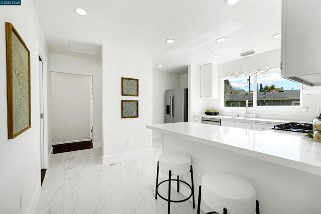 2718 Carmel St, Oakland CA: https://media.crmls.org/mediaz/c52c9029-30bb-42e4-89a0-985e5005543c.jpg