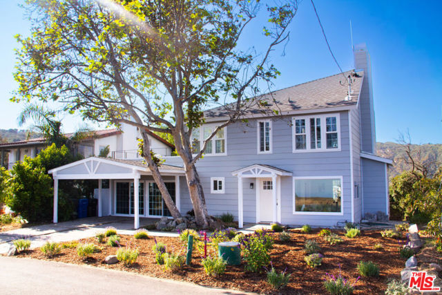 26343 Lockwood Road, Malibu CA: https://media.crmls.org/mediaz/c52cb45e-5fc6-485c-a3ea-37d3522040fa.jpg