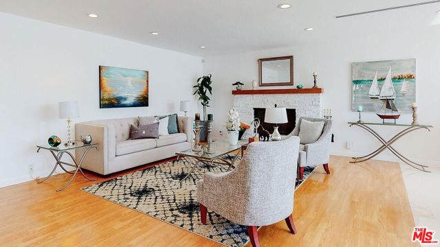 8212 Belford Avenue, Los Angeles CA: https://media.crmls.org/mediaz/c52cbbf5-59bb-434b-a519-3adb45d2e51e.jpg