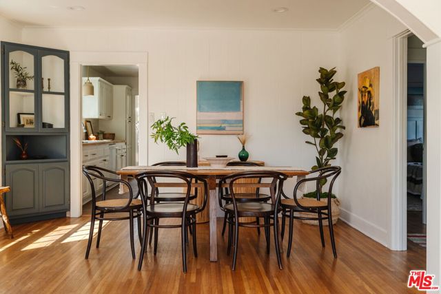 5421 Stratford Road, Los Angeles CA: https://media.crmls.org/mediaz/c52cff81-cb0a-4290-badf-f45a88bf2a84.jpg