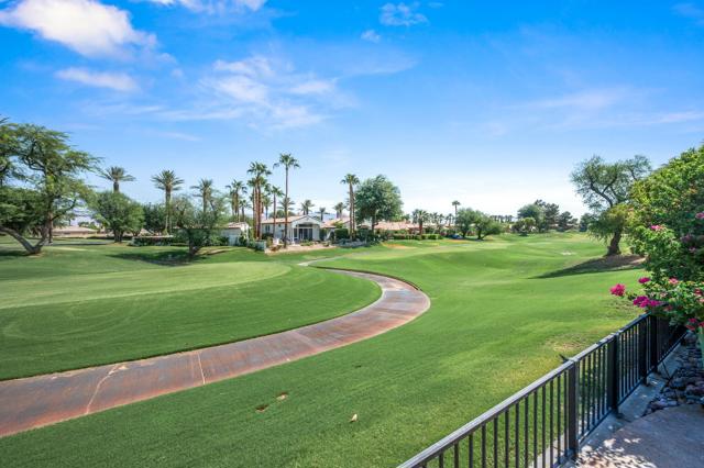 79005 Via San Clara, La Quinta CA: https://media.crmls.org/mediaz/c52d2503-5d1c-42a8-84b6-59afcecf71f2.jpg