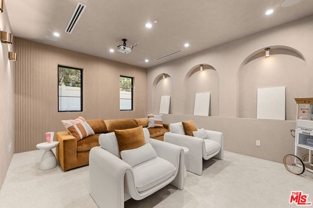 11746 La Maida Street, Valley Village CA: https://media.crmls.org/mediaz/c52e91c8-9713-4f46-be94-2fd65a40c5da.jpg