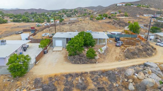 28587 Goetz Rd, Canyon Lake CA: https://media.crmls.org/mediaz/c52ebf0b-d233-4eee-a237-747666cde5f0.jpg