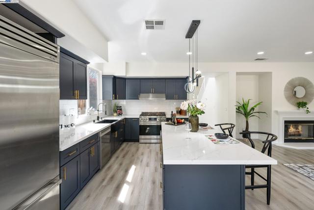 5089 Winterbrook Ave, Dublin CA: https://media.crmls.org/mediaz/c52fa025-9f15-4ff7-a486-b0fbef3d96a4.jpg