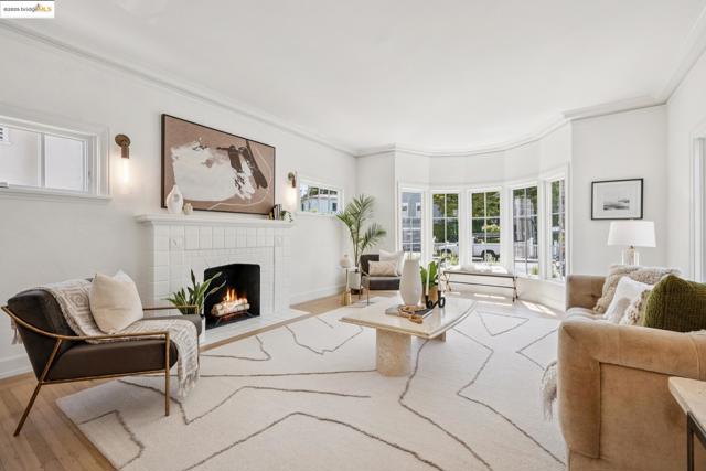 101 Palm Dr, Piedmont CA: https://media.crmls.org/mediaz/c52fd94d-43ab-448b-ba0a-c6b830fe2500.jpg