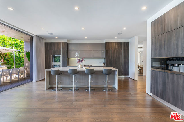 Image 11 of 62 For 737 Gardner Street