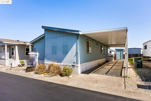 114 Zartop St, Oakley CA: https://media.crmls.org/mediaz/c52fe2a1-a0f7-4811-a85a-217ae20a0426.jpg