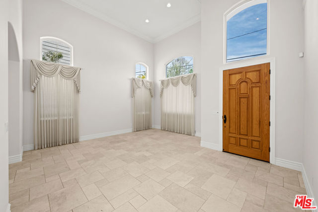1756 Ruhland Avenue, Manhattan Beach CA: https://media.crmls.org/mediaz/c5312ca5-9140-45bc-86fa-dfa3689c4d46.jpg