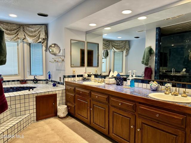 31445 Glenbridge Road, Westlake Village CA: https://media.crmls.org/mediaz/c531381c-8b90-4d90-9dda-83e40f6cac17.jpg