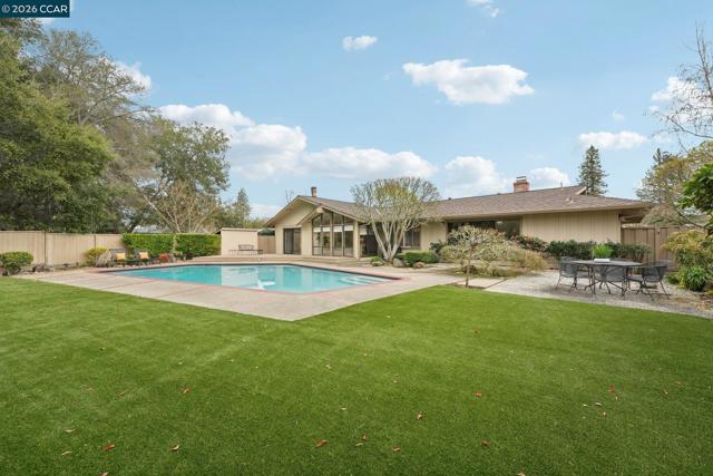 Image 37 of 44 For 34 Sherwood Ct