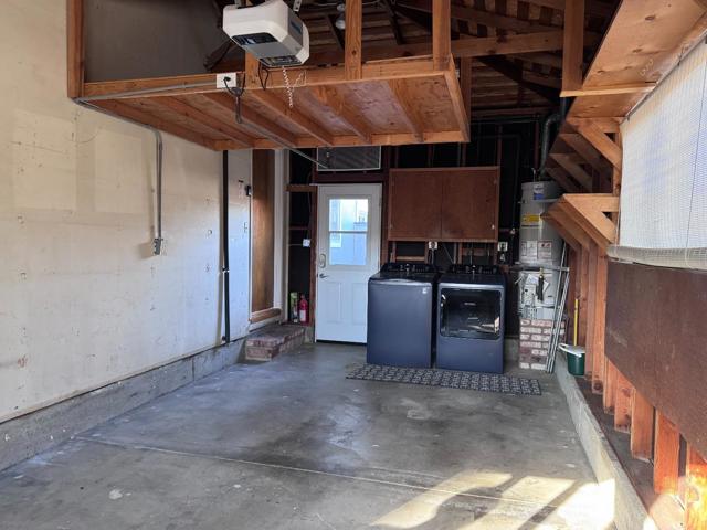 1533 Hawes Court, Redwood City CA: https://media.crmls.org/mediaz/c5318e83-c7fa-4c26-86fb-c1a814b4159c.jpg