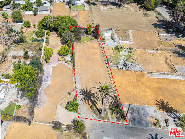 2876 Saint James Place, Altadena CA: https://media.crmls.org/mediaz/c53293ff-1350-4a3f-b5f8-05c956f21c37.jpg
