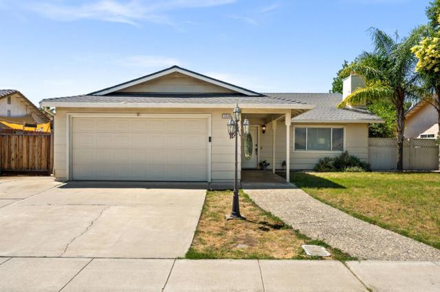 1014 Croyden Way, Manteca CA: https://media.crmls.org/mediaz/c5337c37-5cff-491b-8d1b-80384ec938ad.jpg