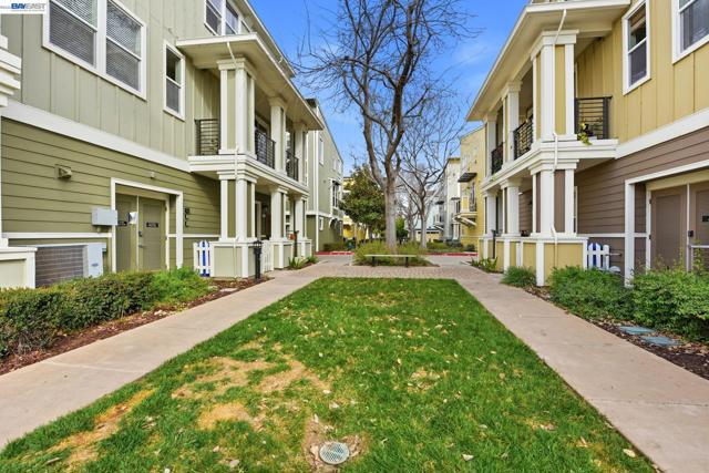 4463 Hyde Cmn, Fremont CA: https://media.crmls.org/mediaz/c533a694-65c8-4e3a-bdfd-478e6000ce01.jpg