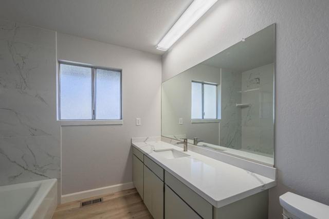 11745 Tam Oshanter Drive, Salinas CA: https://media.crmls.org/mediaz/c5340d99-4622-4b45-a982-307d6eee844f.jpg