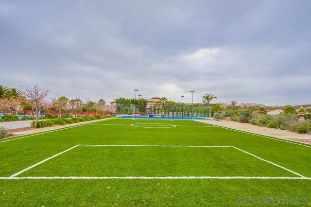 2885 Gate Three Place, Chula Vista CA: https://media.crmls.org/mediaz/c534aea9-7ea7-428d-b176-f3c8859a0afa.jpg