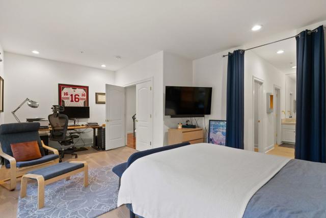 199 Kings Court, San Carlos CA: https://media.crmls.org/mediaz/c535d93f-8889-4411-ab9a-08cfab265ea1.jpg