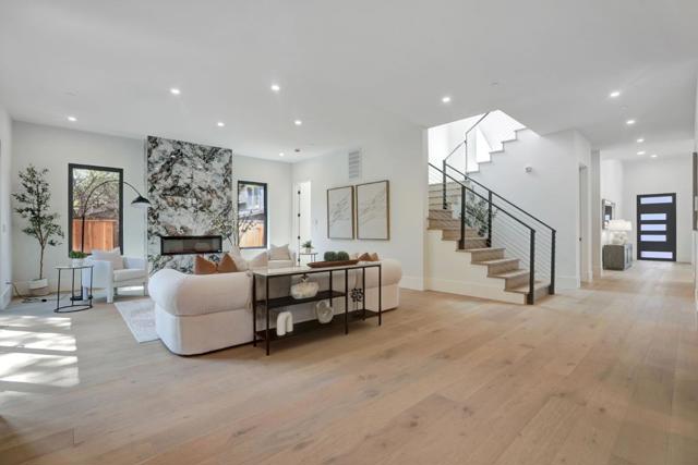 546 9th Avenue, Menlo Park CA: https://media.crmls.org/mediaz/c535f655-053e-4512-b773-ef3f26d96515.jpg