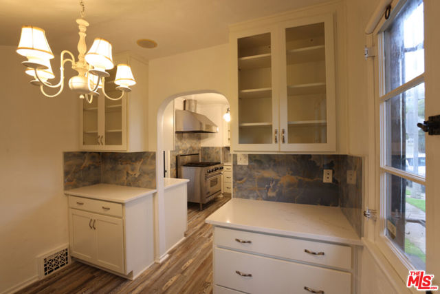 755 N CRESCENT HEIGHTS, Los Angeles CA: https://media.crmls.org/mediaz/c5360ace-1a42-4df8-b7e3-6d2b6514d957.jpg