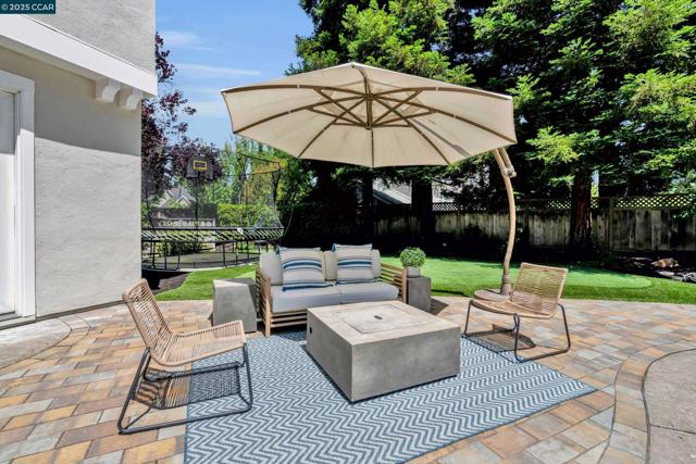 529 Justin Morgan Dr, Alamo CA: https://media.crmls.org/mediaz/c5361a21-31eb-47cb-864a-4ac7360526cd.jpg