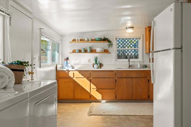 207 2nd Avenue, Santa Cruz CA: https://media.crmls.org/mediaz/c5379768-3cac-4a72-bf69-390f87382b8c.jpg