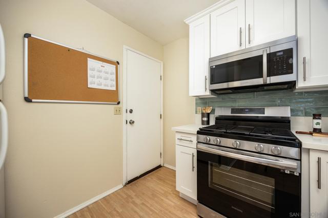1180 Evelyn St, San Diego CA: https://media.crmls.org/mediaz/c537adef-b524-454f-b9a2-650a8ed38acc.jpg