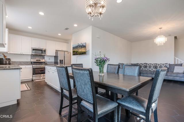 Detail Gallery Image 8 of 33 For 344 Campbell Ct, Santa Paula,  CA 93060 - 3 Beds | 2/1 Baths