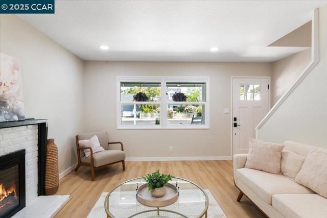 4178 Huckleberry Dr, Concord CA: https://media.crmls.org/mediaz/c53a12b1-dfcc-49a6-8144-88ad60a6b507.jpg
