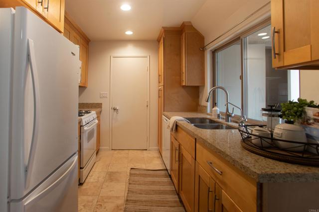 1343 Iguana Cir photo 6