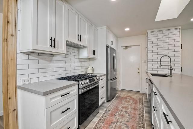 229 Yacon Street, Vista CA: https://media.crmls.org/mediaz/c53b8208-81bb-4106-b6a8-ff2feed72f58.jpg