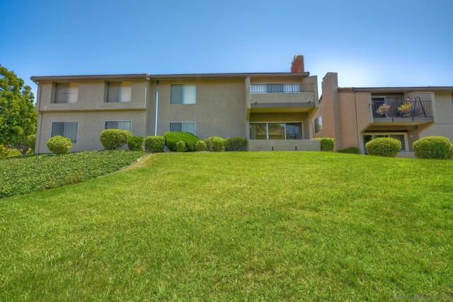 17438 Plaza Otonal, San Diego CA: https://media.crmls.org/mediaz/c53c67e3-1aa4-42ec-9f9a-3861298f5d71.jpg